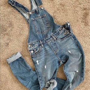 LIKE NEW Levi’s overalls